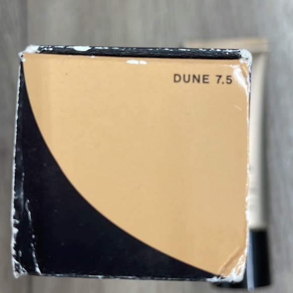 bareMinerals Complexion Rescue - Picture 2 of 2